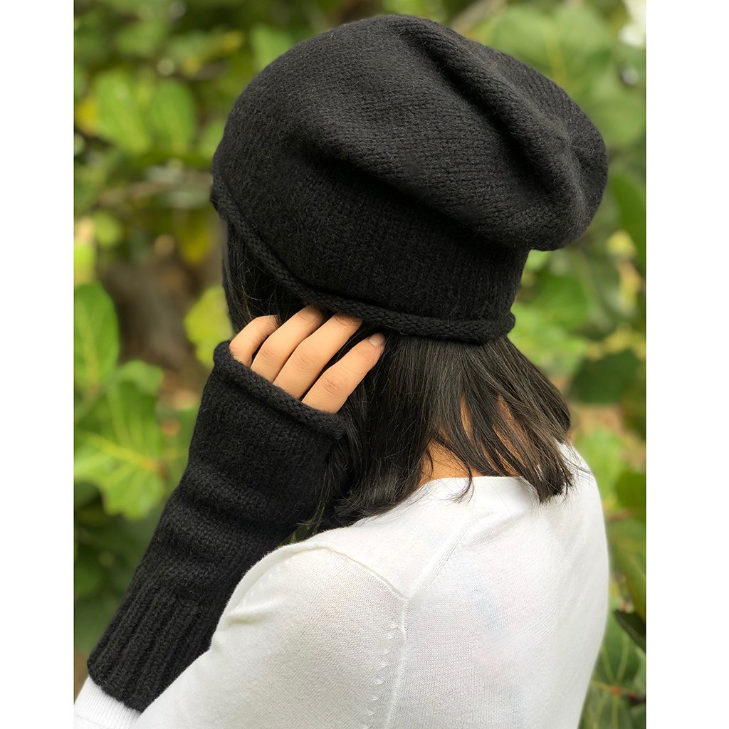 alpaca beanie and gloves black