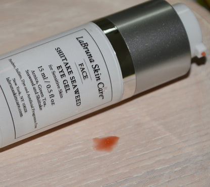 Image of what's inside the Shiitake Seaweed Eye Gel bottle
