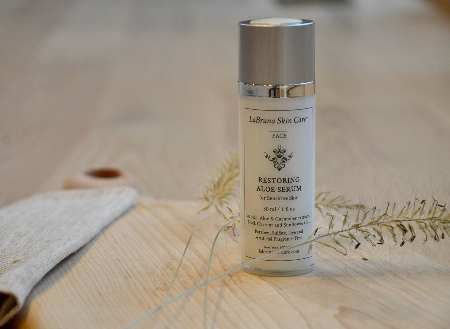 artistic image of restoring aloe serum