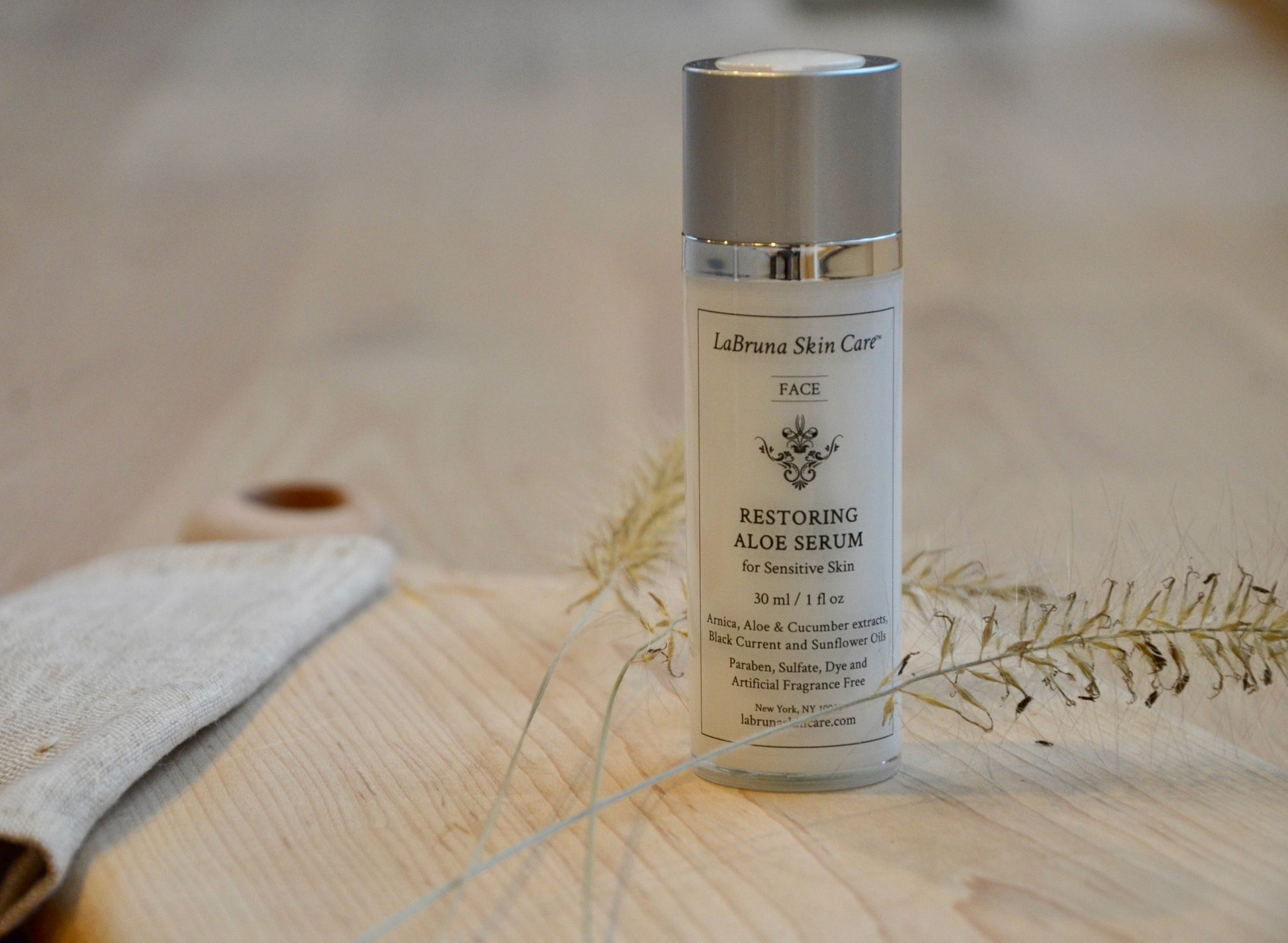 artistic image of restoring aloe serum