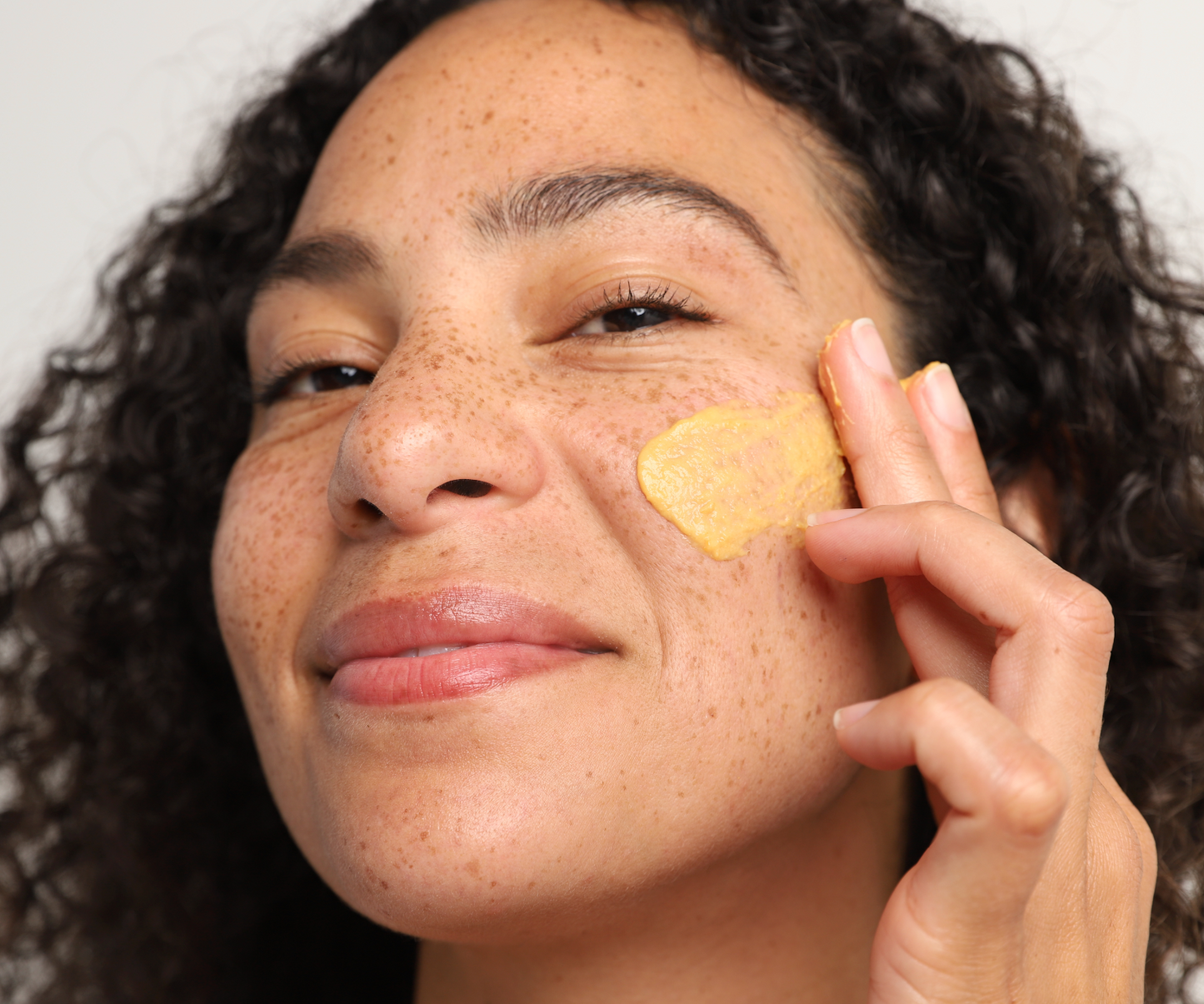 enzymatic exfoliator on face