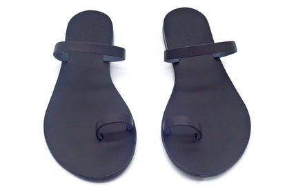Ancientoo black Leather Toe Ring Até - women footwear